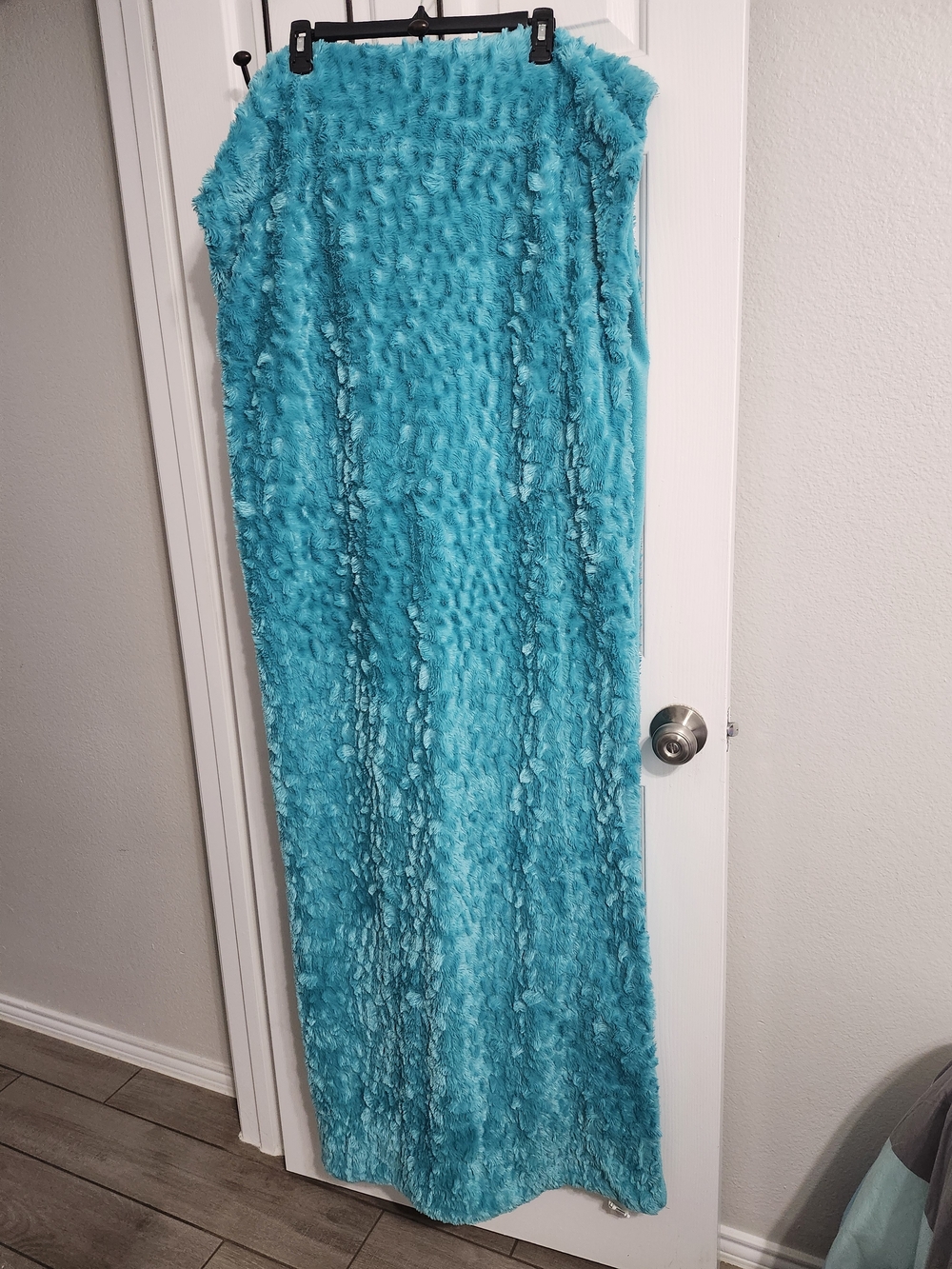 Xhilaration Teal Plush Faux Fur Throw Blanket